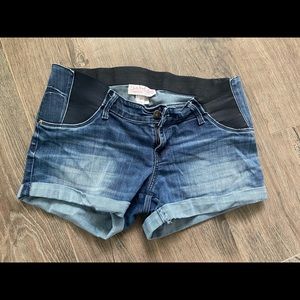 Isabel & Ingrid Materntiy Jean Shorts, Size 8